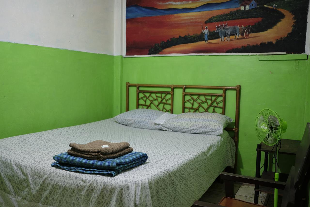 Hostal Del Este Santa Fe 산호세 외부 사진