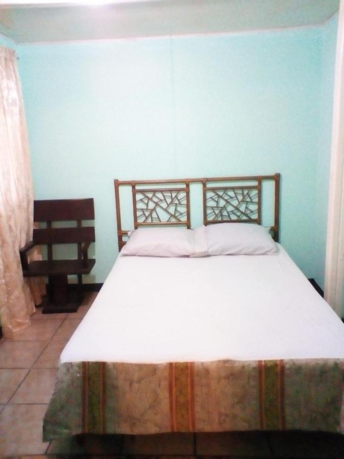 Hostal Del Este Santa Fe 산호세 외부 사진